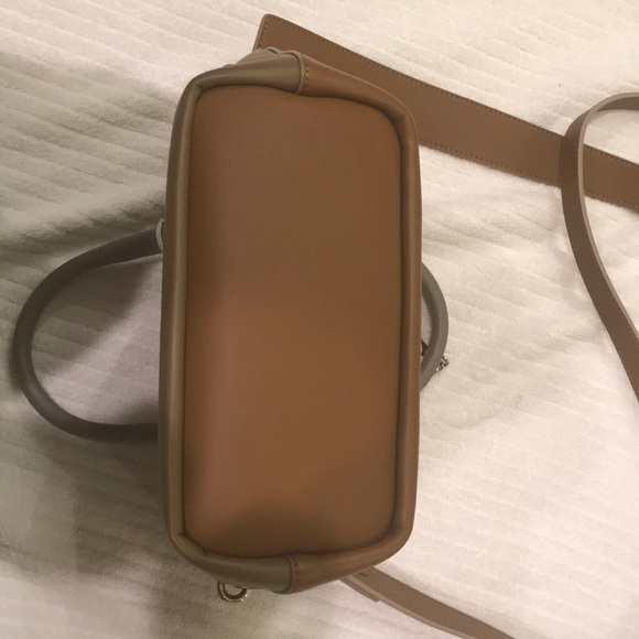 Authentic Chloe Porte Epaule Two-Tone Leather Bag - Picture 5 of 8